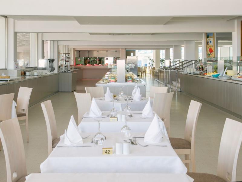 Asterias Beach Hotel