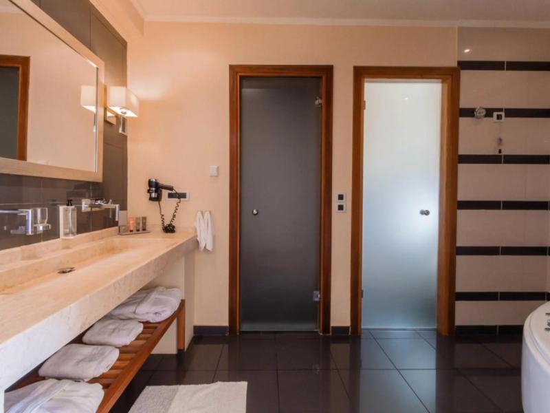 Restia Suites