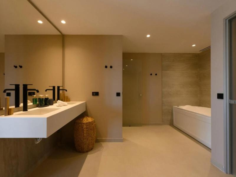 Restia Suites