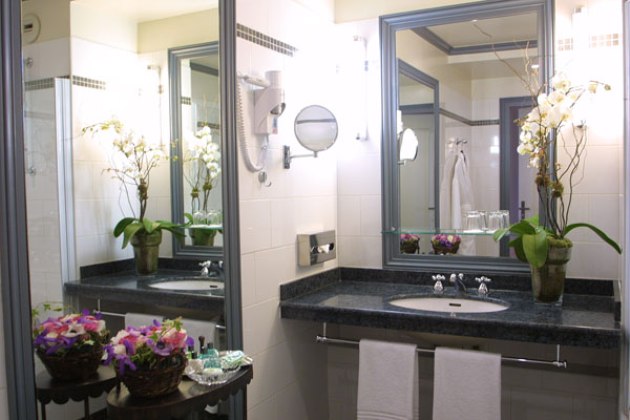 Maison Astor Paris, Curio Collection by Hilton