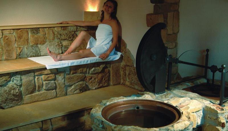 Royal Palace Helena Sands