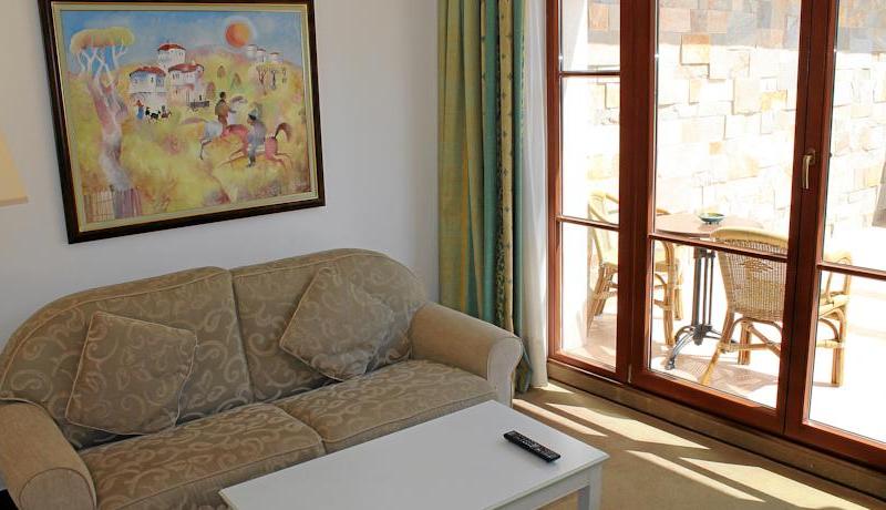 Royal Palace Helena Sands