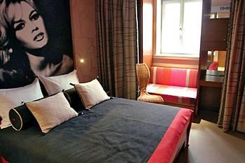 Riva Marina, Hvar Hotel