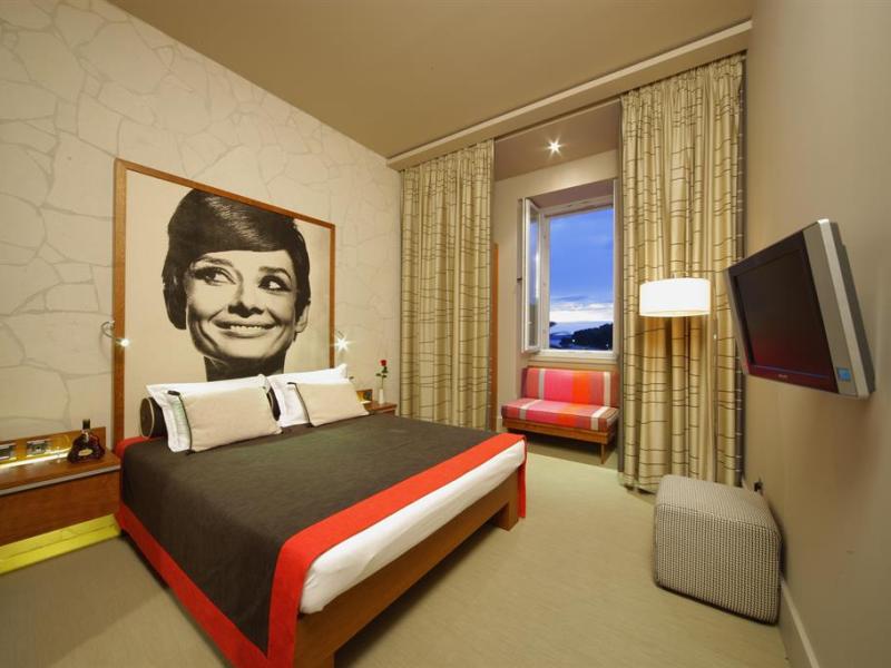 Riva Marina, Hvar Hotel