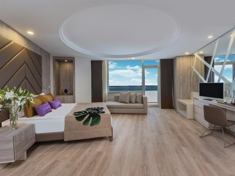 Delphin Be Grand Resort