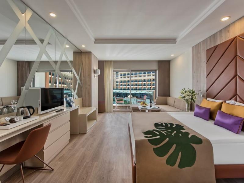 Delphin Be Grand Resort