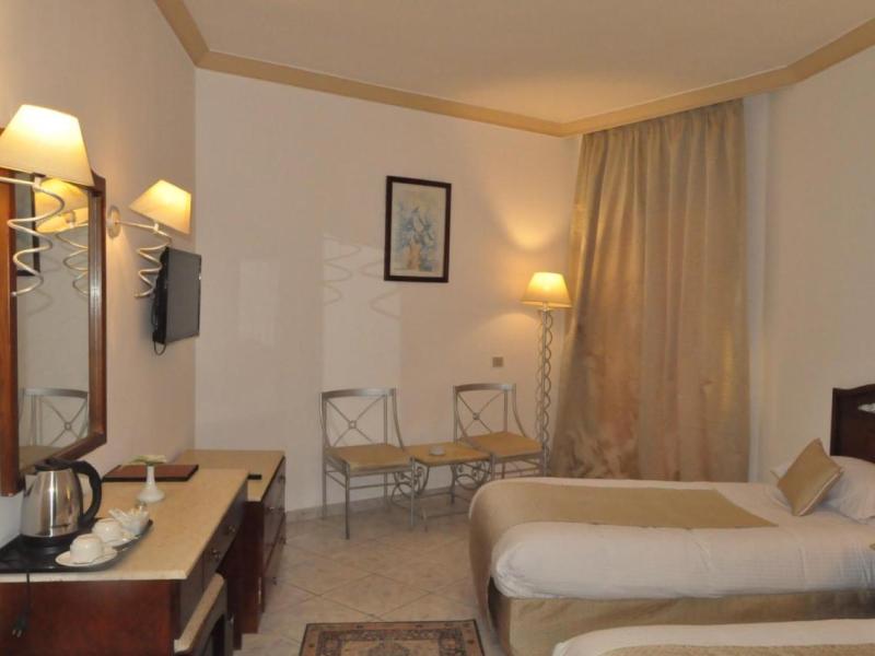 Dexon – Roma Hotel