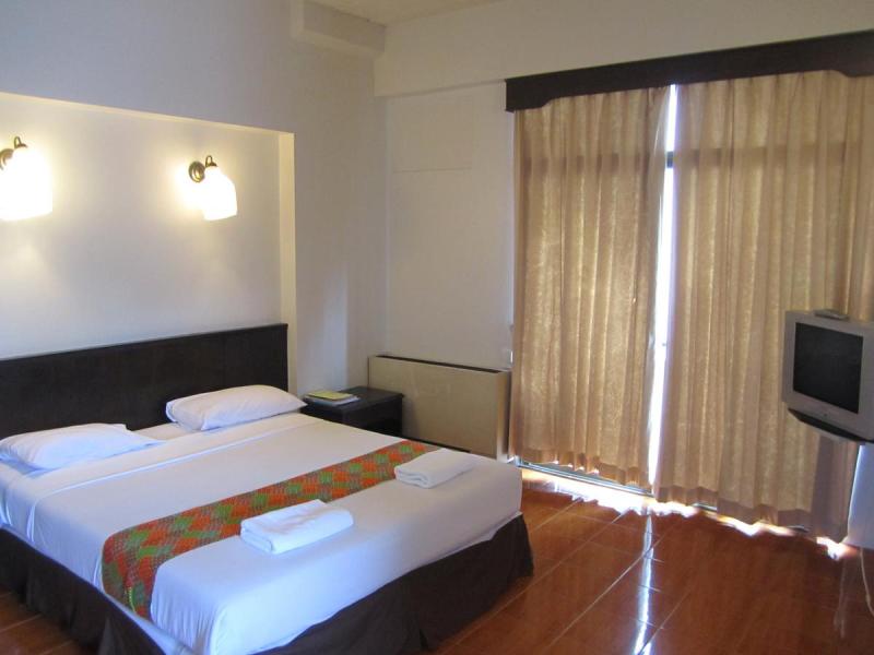 Rome Place Hotel