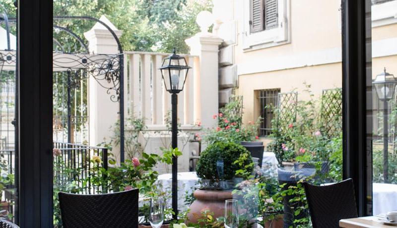 Luxe Rose Garden Hotel Roma
