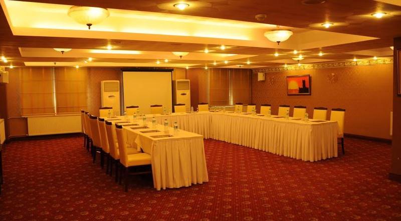 Royal Anka Hotel
