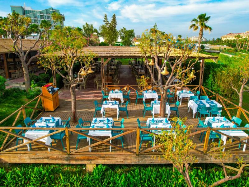 Royal Atlantis Spa & Resort