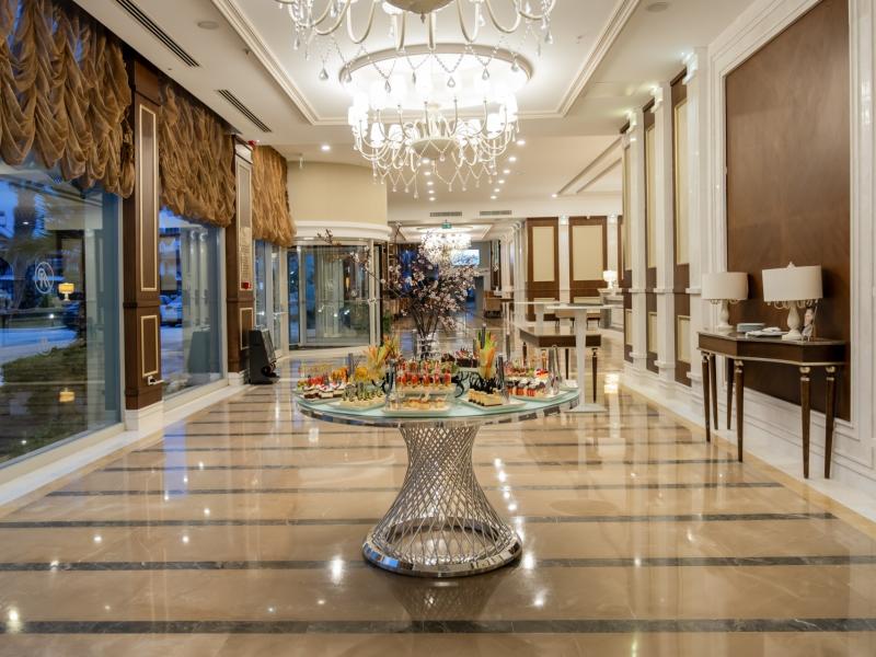 Royal Atlantis Spa & Resort