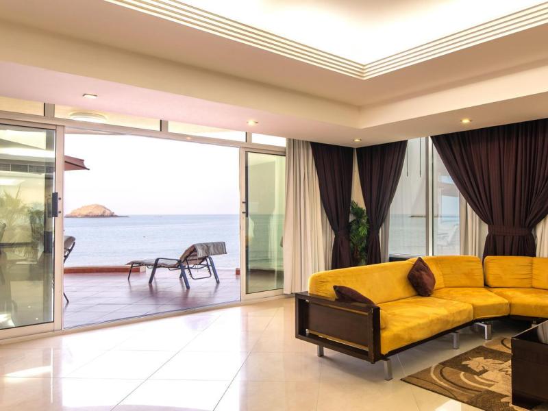 Royal Beach Hotel & Resort