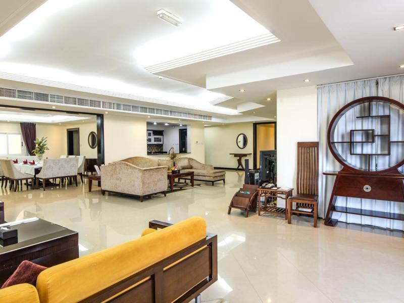Royal Beach Hotel & Resort