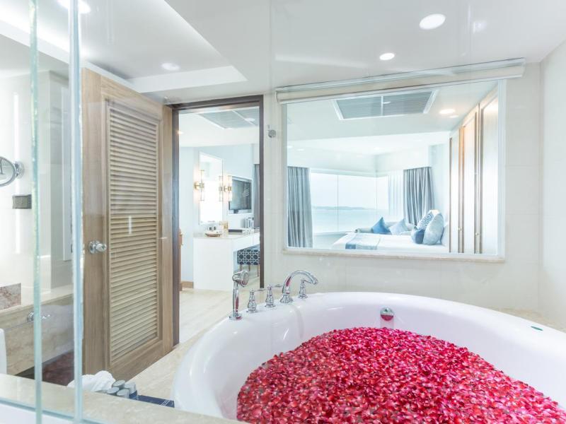 Royal Cliff Beach Hotel