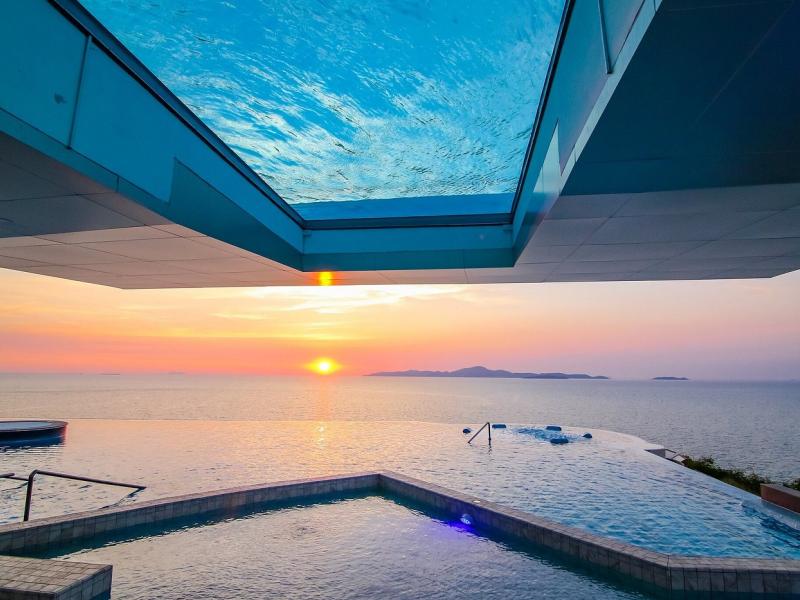 Royal Cliff Beach Terrace