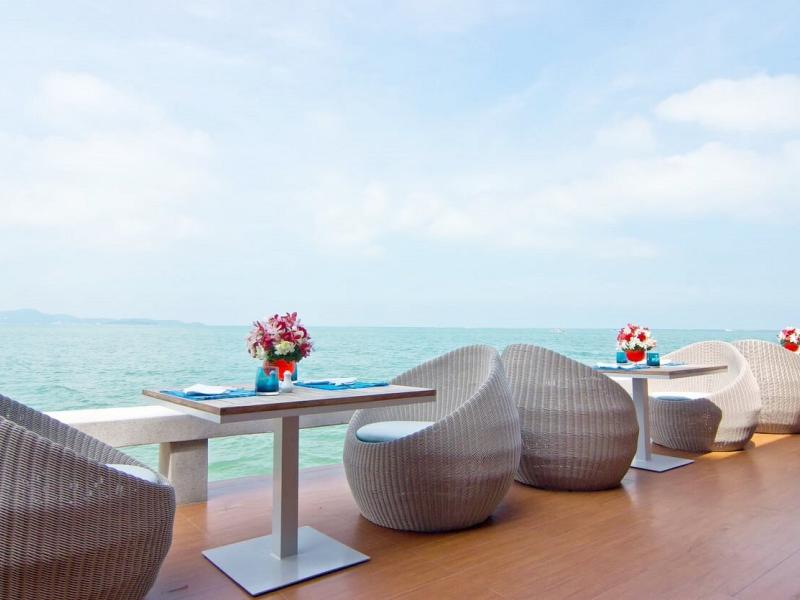 Royal Cliff Beach Terrace