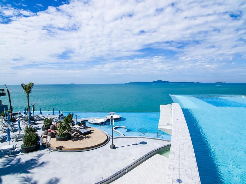 Royal Cliff Beach Terrace