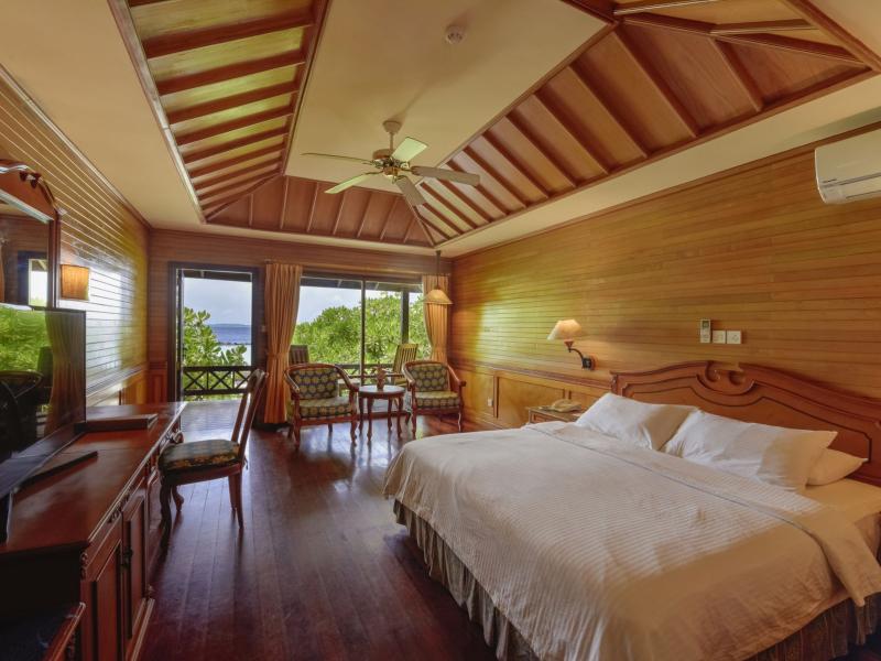 Royal Island Resort & Spa