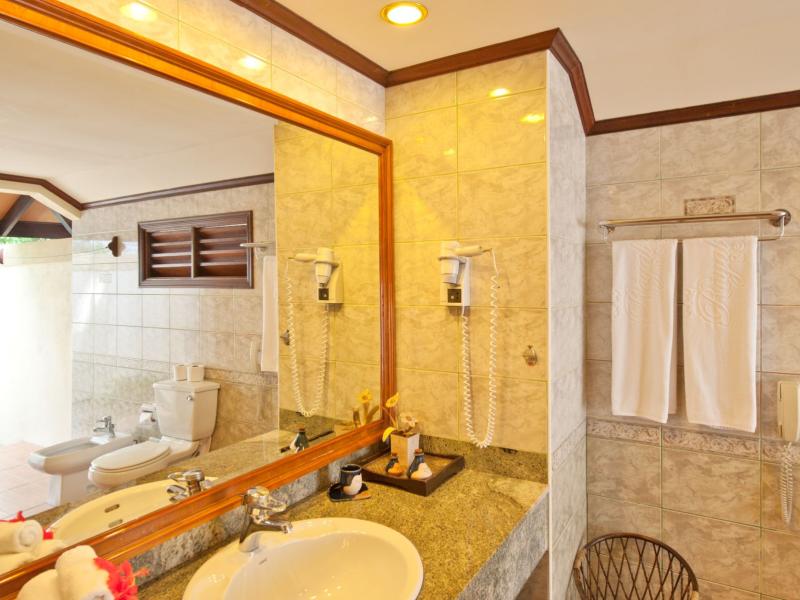 Royal Island Resort & Spa