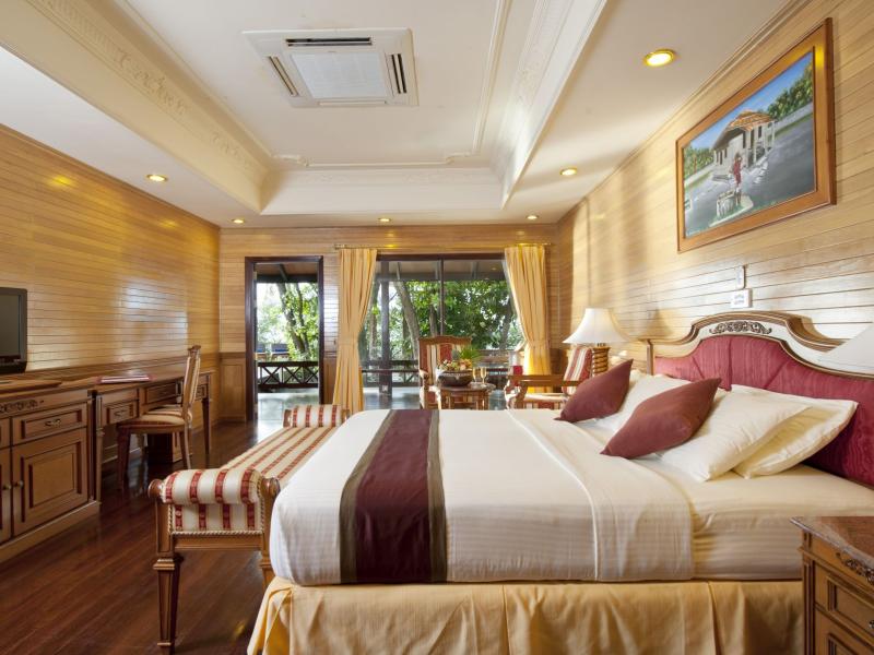 Royal Island Resort & Spa