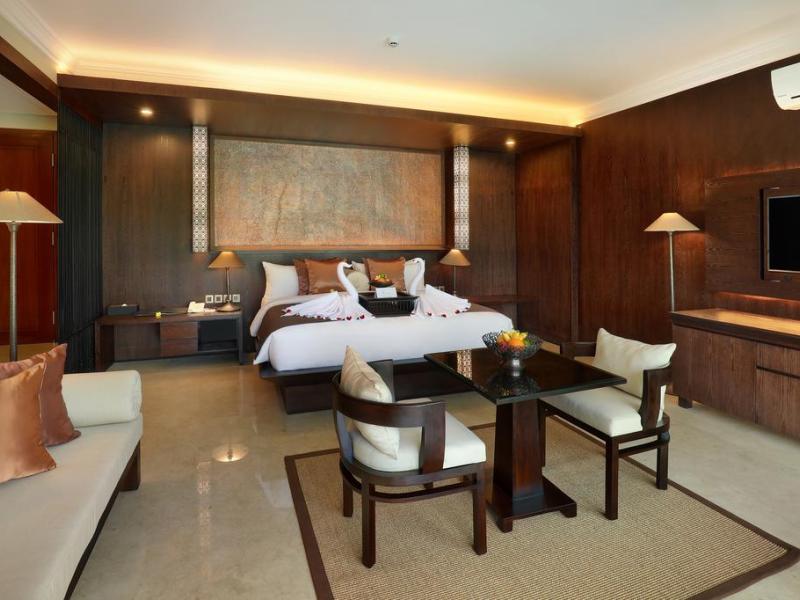 Royal Kamuela Villas & Suites at Monkey Forest