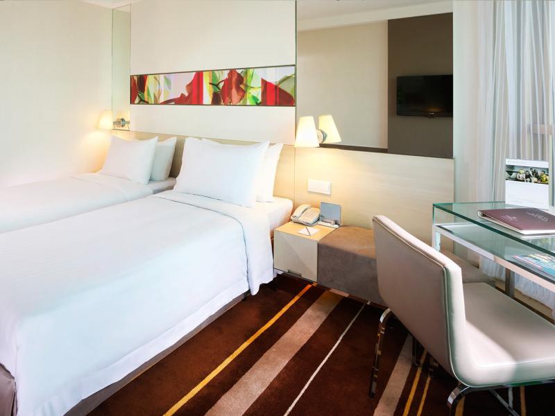 Royal Pacific Towers