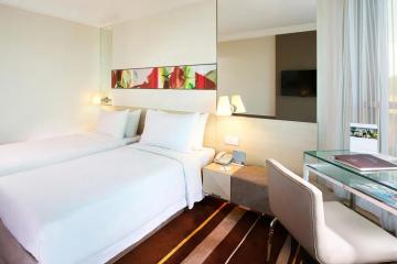 Отель Royal Pacific Towers Китай, Гонконг, фото 4