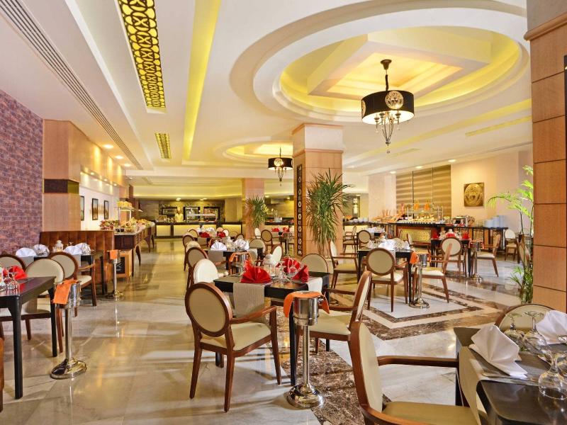 Pickalbatros White Beach Resort