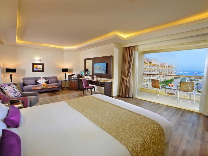 Pickalbatros White Beach Resort