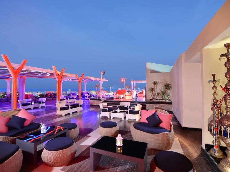 Pickalbatros White Beach Resort