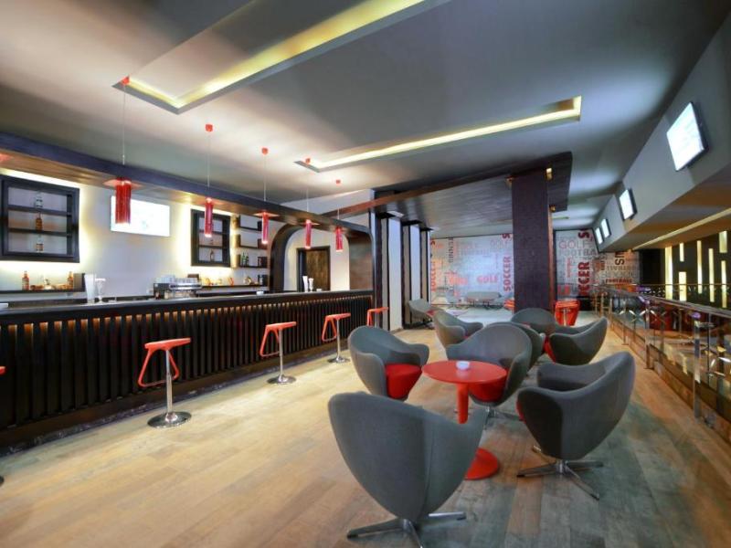 Pickalbatros White Beach Resort