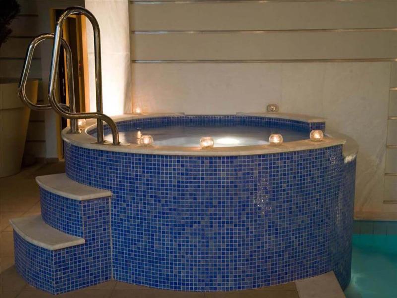 Royal Palace Resort & Spa