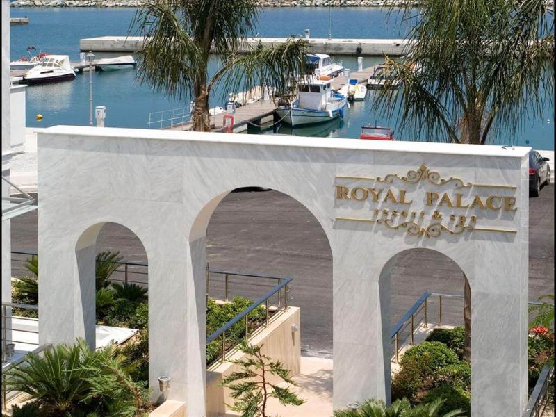 Royal Palace Resort & Spa