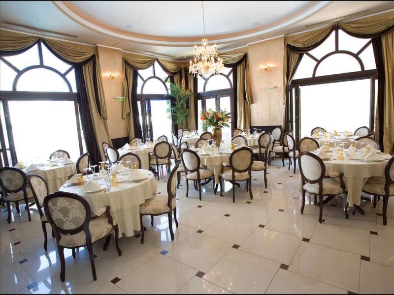Royal Palace Resort & Spa