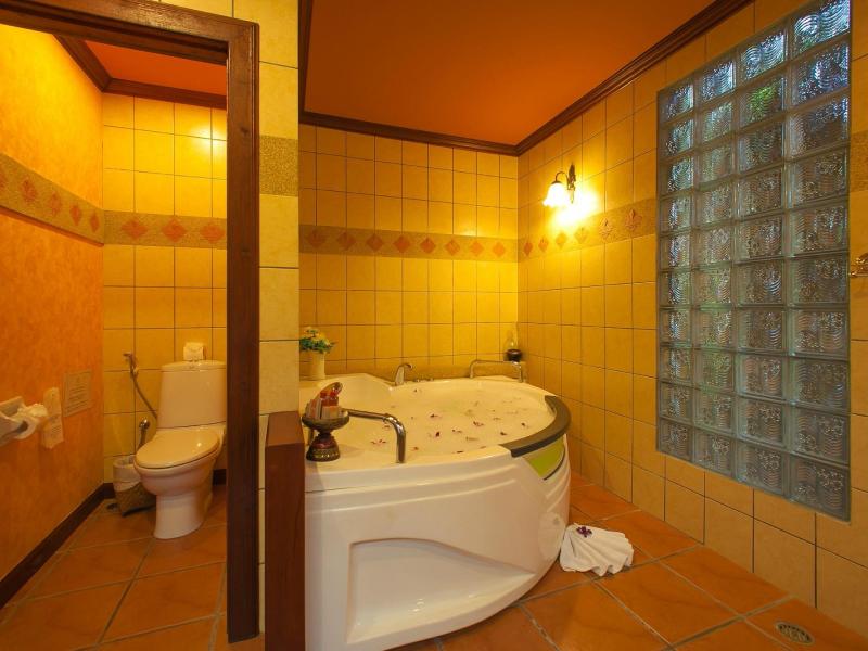 Royal Phawadee Village