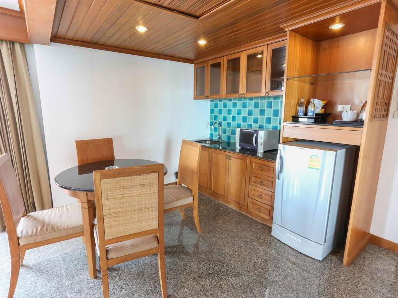 Royal Twins Palace Hotel