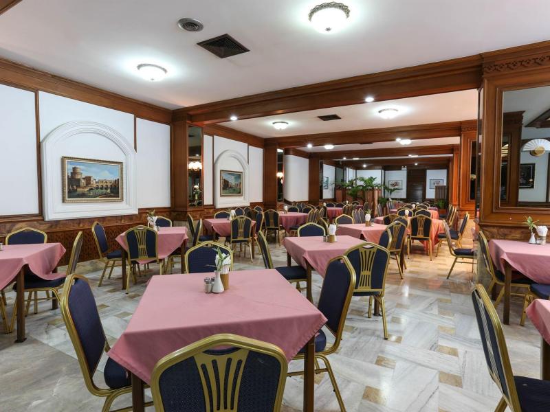 Royal Twins Palace Hotel