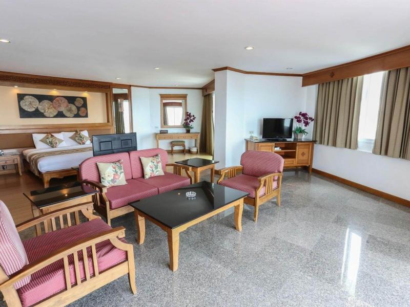 Royal Twins Palace Hotel