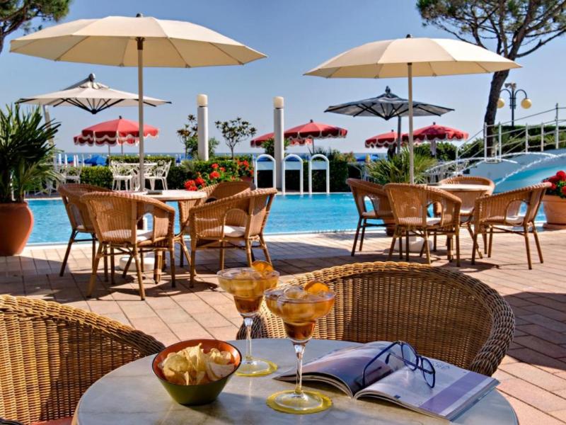 Ruhl Beach Hotel and Suites