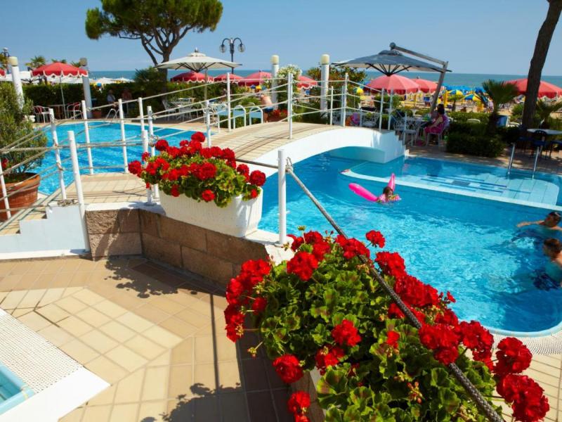 Ruhl Beach Hotel and Suites