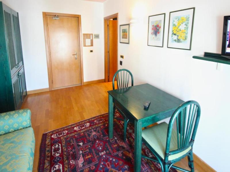 Ruhl Beach Hotel and Suites