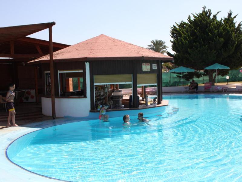Astreas Beach Hotel Apartments