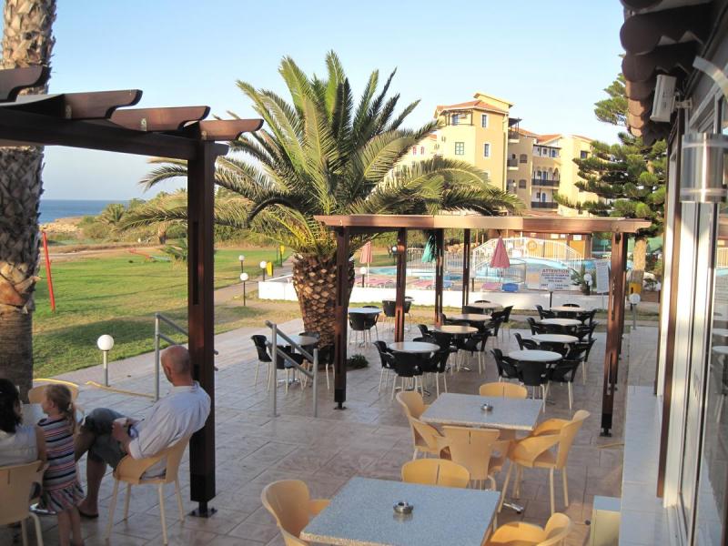 Astreas Beach Hotel Apartments