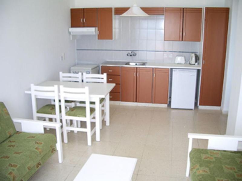 Astreas Beach Hotel Apartments