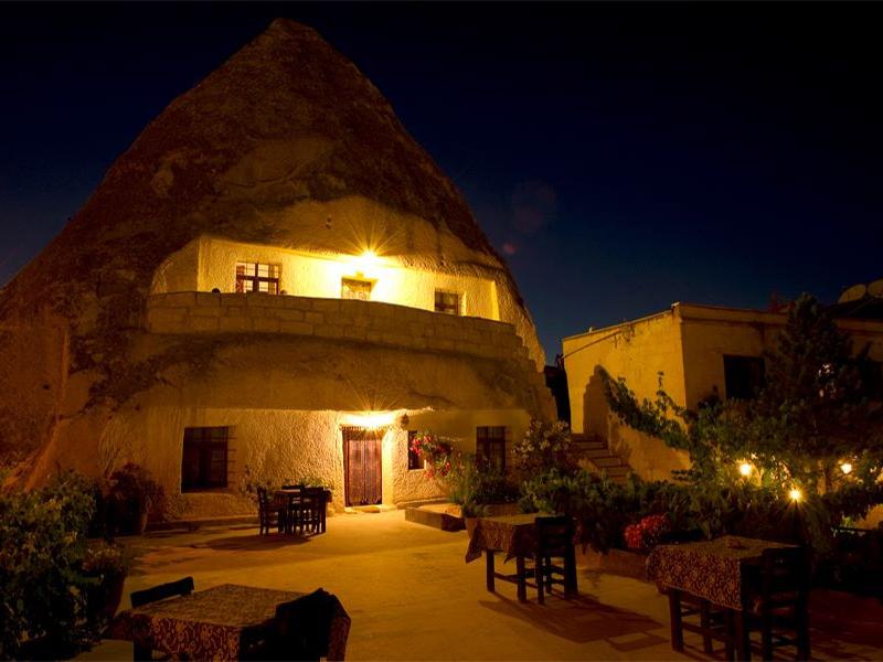 Cave Hotel Saksagan