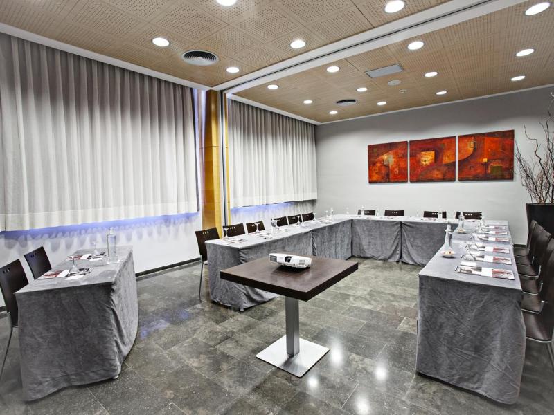 Mercure Atenea Aventura