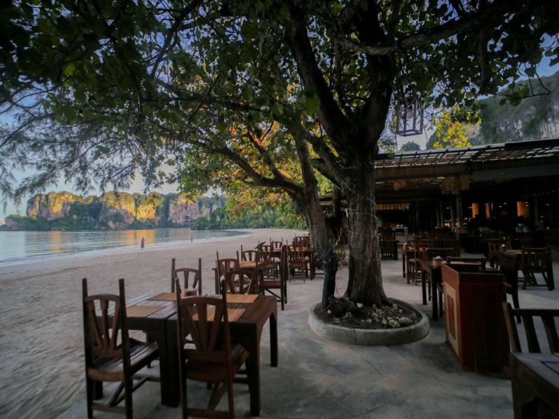 Sand Sea Resort 