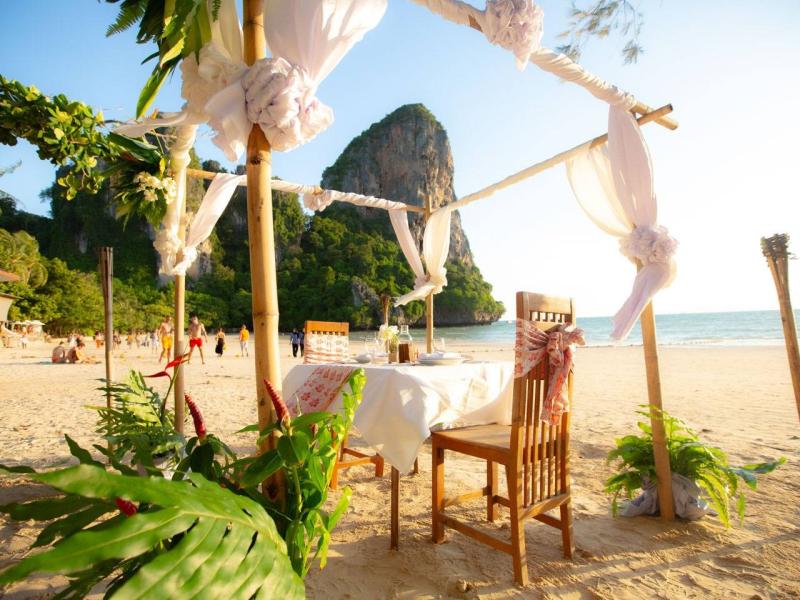 Sand Sea Resort 