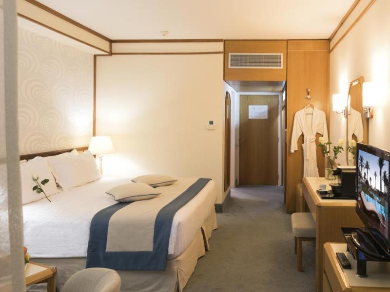 Constantinou Bros - Athena Beach Hotel